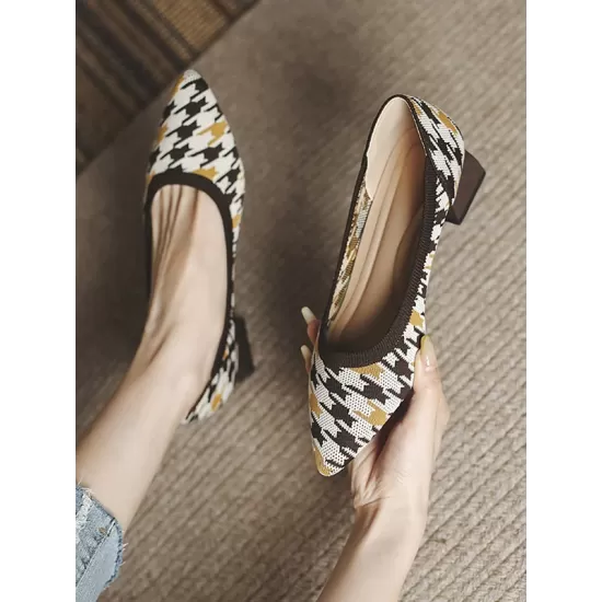 Contrast Color Houndstooth Pointed-Toe Round Cut Pumps Mid Heels Contrast Color Houndstooth Pointed-Toe Round Cut Pumps Mid Heels