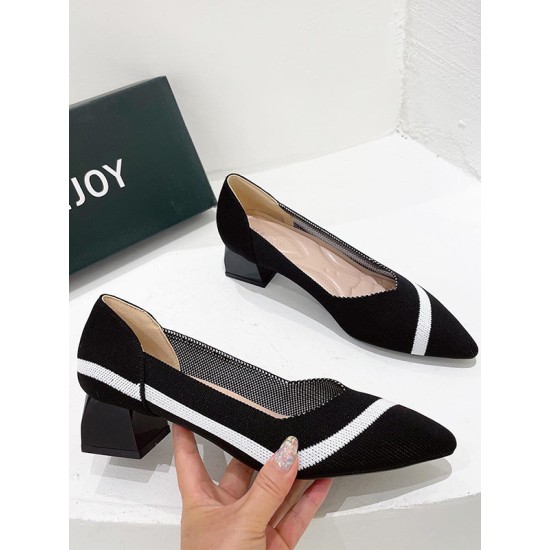 Contrast Color Pointed-Toe V-Cut Pumps Contrast Color Pointed-Toe V-Cut Pumps