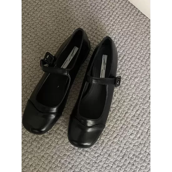 Round Cut Round-Toe Split-Joint Mary Janes Round Cut Round-Toe Split-Joint Mary Janes