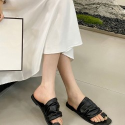 Contrast Color Pleated Slippers