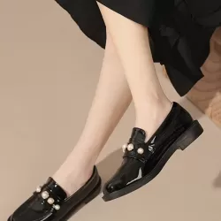 Round-Toe Split-Joint Loafers