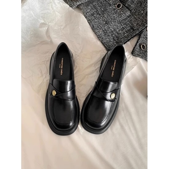 Round-Toe Shallow Cut Split-Joint Mary Janes Round-Toe Shallow Cut Split-Joint Mary Janes