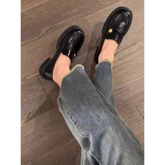 Round-Toe Shallow Cut Split-Joint Mary Janes Round-Toe Shallow Cut Split-Joint Mary Janes
