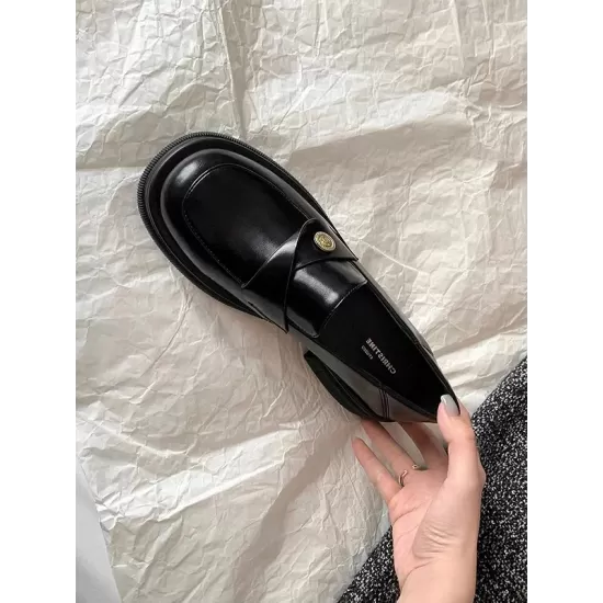 Round-Toe Shallow Cut Split-Joint Mary Janes Round-Toe Shallow Cut Split-Joint Mary Janes