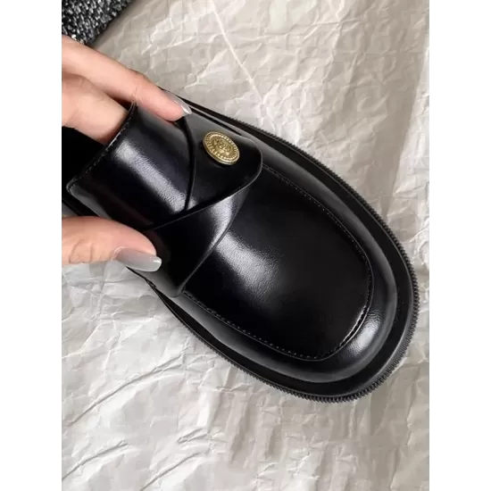 Round-Toe Shallow Cut Split-Joint Mary Janes Round-Toe Shallow Cut Split-Joint Mary Janes
