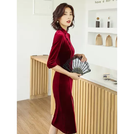 Solid Color Velvet Banquet Split-Side Long Cheongsams Solid Color Velvet Banquet Split-Side Long Cheongsams