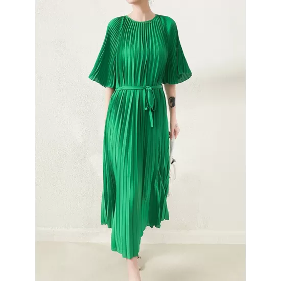 Loose Pleated With Waistband Solid Color Round-Neck Maxi Dresses Loose Pleated With Waistband Solid Color Round-Neck Maxi Dresses
