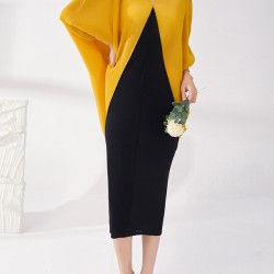 Contrast Color Pleated Batwing Sleeves Loose Round-neck Midi Dresses