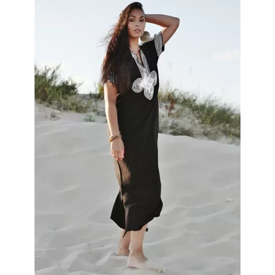 V-Neck Embroidered Split-Side Short Sleeve Cover-Up Swimwear V-Neck Embroidered Split-Side Short Sleeve Cover-Up Swimwear