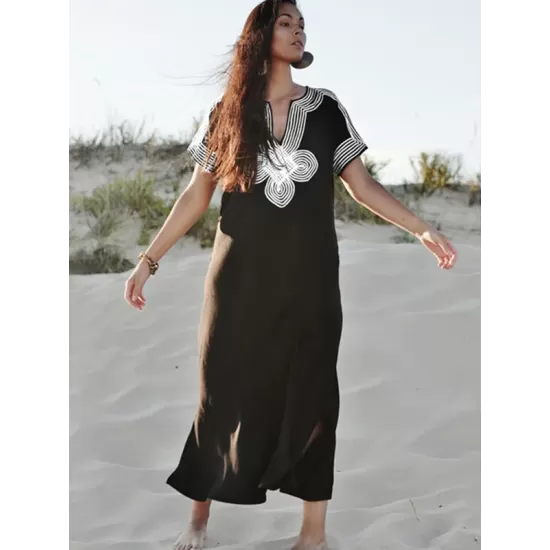 V-Neck Embroidered Split-Side Short Sleeve Cover-Up Swimwear V-Neck Embroidered Split-Side Short Sleeve Cover-Up Swimwear