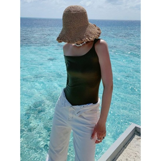 Stylish Solid Color One-Shoulder Long Sleeve One-Piece Wetsuit Swimwear Stylish Solid Color One-Shoulder Long Sleeve One-Piece Wetsuit Swimwear